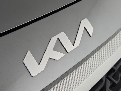 Used 2025 Kia Seltos S image 37