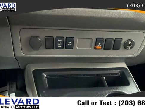 Used 2014 Nissan NV 2500 SV w/ V8 Appearance Package RWD image 17