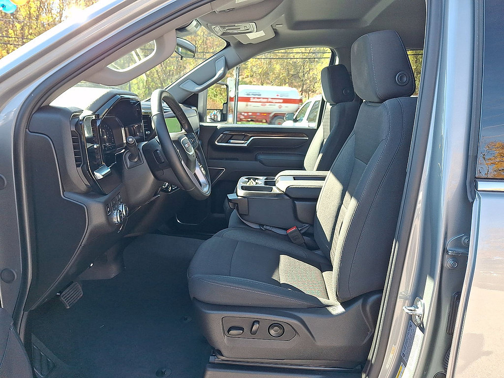 Used 2025 GMC Sierra 2500 SLE AWD/4WD image 11