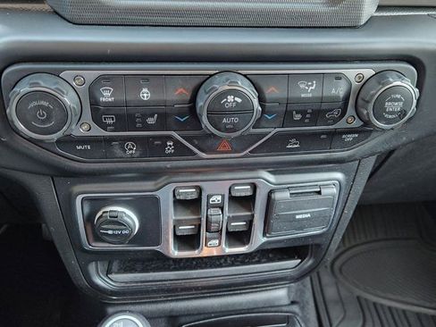 Used 2021 Jeep Gladiator Sport image 22