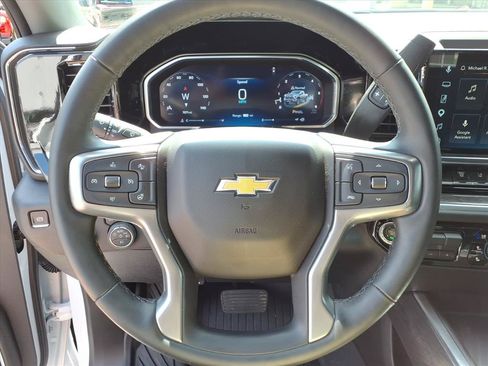 Used 2026 Chevrolet Silverado 2500 LTZ w/ LTZ Convenience Package AWD/4WD image 15