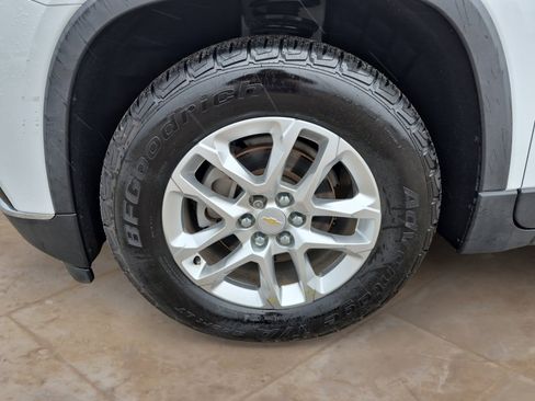 Used 2019 Chevrolet Traverse LT FWD image 29