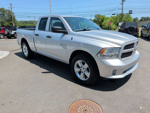 Used 2019 RAM 1500 Express w/ Express Value Package AWD/4WD image 4