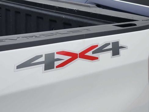 Used 2025 Chevrolet Silverado 1500 LT image 30