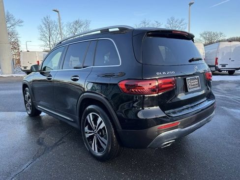 Used 2025 Mercedes-Benz GLB 250 4MATIC image 5