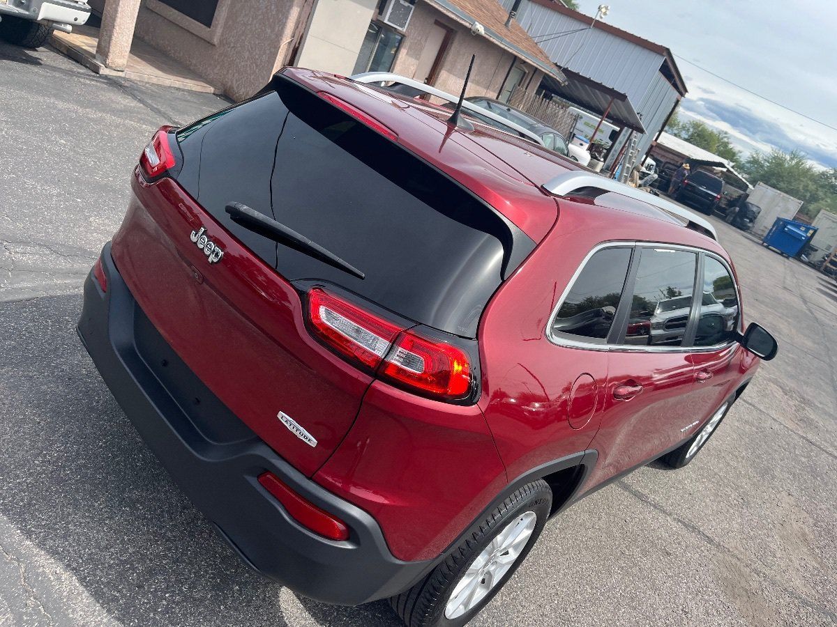 Used 2017 Jeep Cherokee Latitude w/ Comfort/Convenience Group FWD image 47