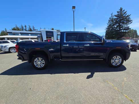 Used 2021 GMC Sierra 2500 Denali w/ Denali Ultimate Package AWD/4WD image 8