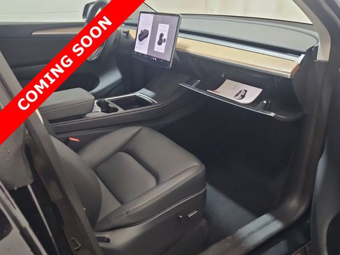 Used 2025 Tesla Model Y Long Range RWD image 6