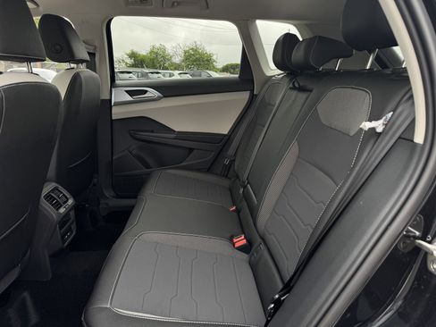 New 2026 Volkswagen Taos SE FWD image 28