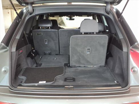 Certified 2024 Audi Q7 3.0T Prestige image 19