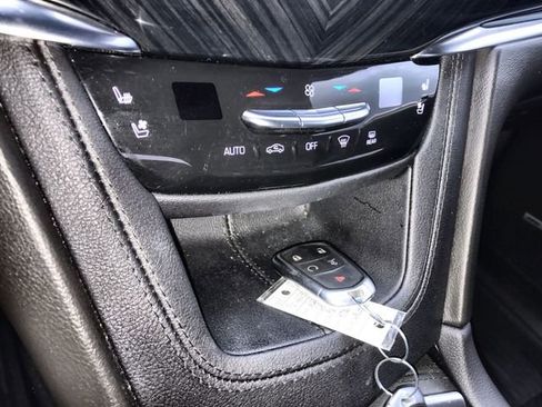 Used 2023 Cadillac XT6 Premium Luxury image 19