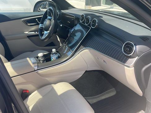Used 2024 Mercedes-Benz GLC 300 4MATIC image 7