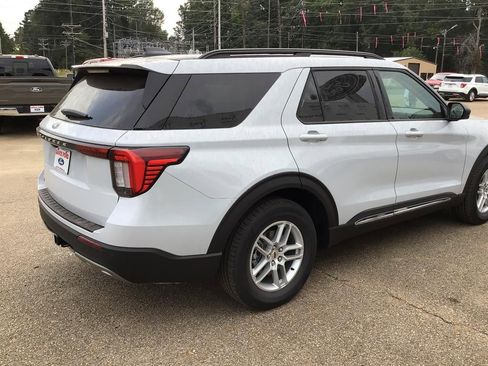 New 2025 Ford Explorer Active w/ Active Comfort Package image 7