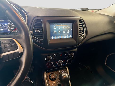Used 2019 Jeep Compass Latitude w/ Popular Equipment Group AWD/4WD image 26