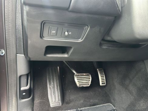 Used 2021 Land Rover Discovery HSE R-Dynamic image 23