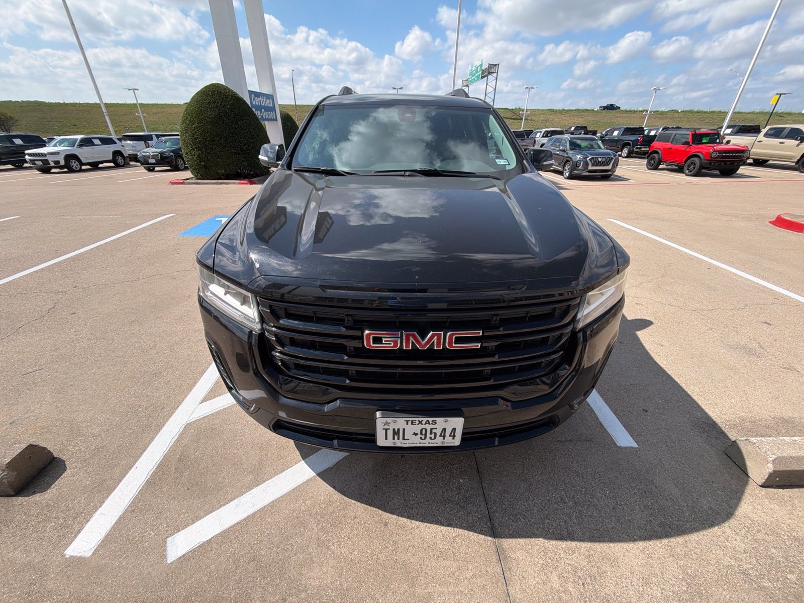Used 2023 GMC Acadia SLT w/ Elevation Edition FWD image 3