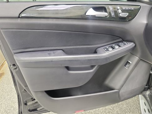 Used 2019 Mercedes-Benz GLE 400 4MATIC image 20
