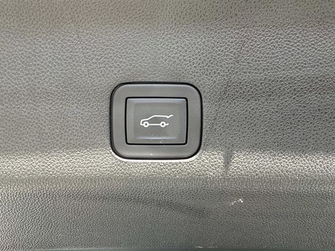 Used 2025 Chevrolet Tahoe Premier image 34