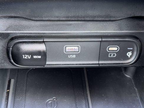 Used 2024 Kia Telluride EX w/ EX Captain's Chair Package FWD image 8