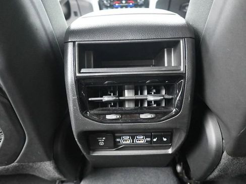 Used 2023 Jeep Grand Cherokee Limited AWD/4WD image 8