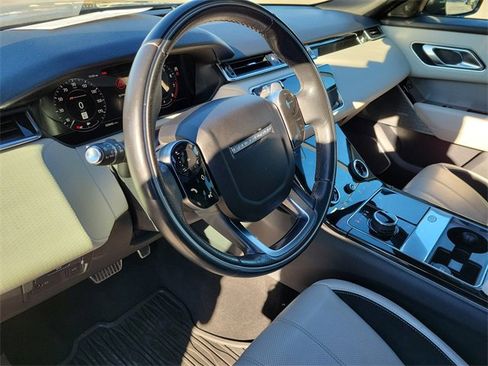 Used 2018 Land Rover Range Rover Velar R-Dynamic SE image 18