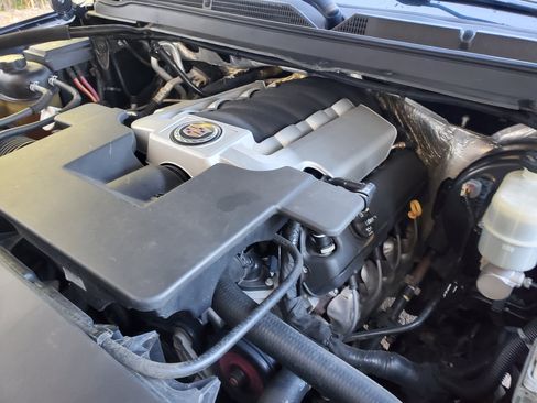 Used 2015 Cadillac Escalade Luxury image 47