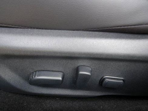 Used 2025 Nissan Sentra SR w/ SR Premium Package image 19