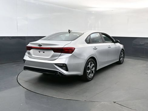 Used 2020 Kia Forte LXS FWD image 5