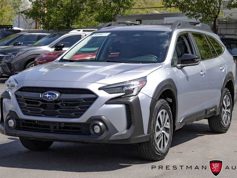 Used 2025 Subaru Outback Premium AWD/4WD image 11