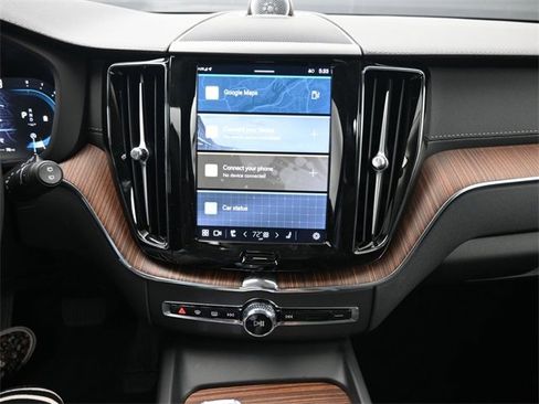 Used 2024 Volvo XC60 B5 Ultimate w/ Protection Package Premier image 12