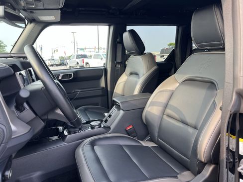 Used 2025 Ford Bronco Outer Banks w/ Sasquatch Package AWD/4WD image 13