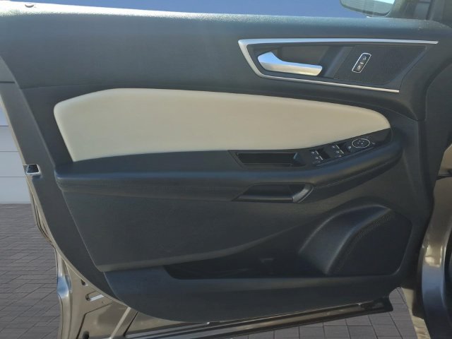 Used 2019 Ford Edge SEL w/ Equipment Group 201A AWD/4WD image 16