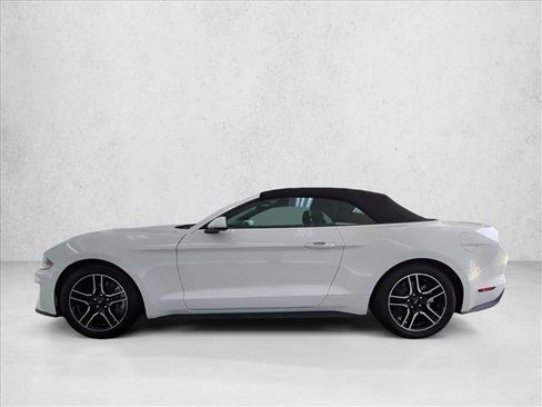 Used 2022 Ford Mustang Premium RWD image 9