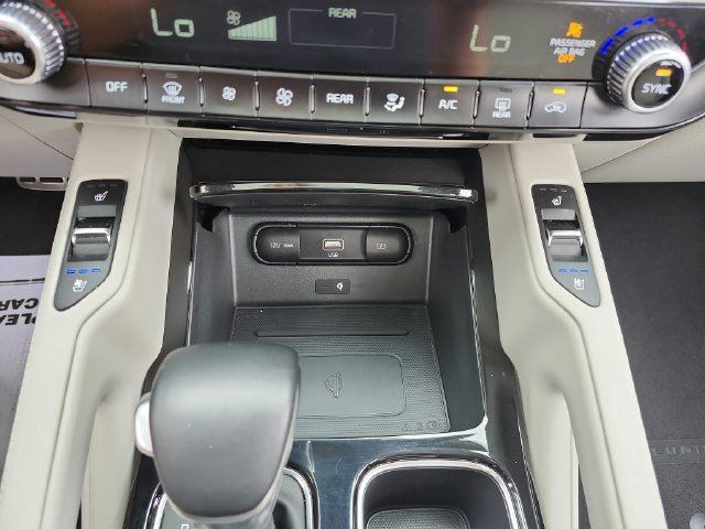 Certified 2022 Kia Telluride SX w/ Nightfall Edition Package AWD/4WD image 19