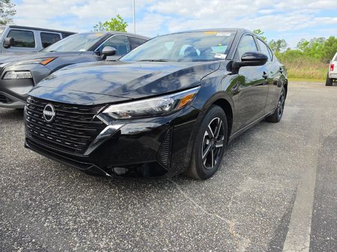 Used 2025 Nissan Sentra SV image 1