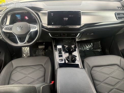 Used 2025 Volkswagen Atlas Cross Sport SE image 26