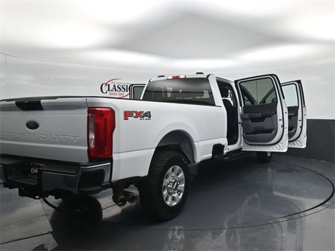 Used 2023 Ford F250 XLT w/ FX4 Off-Road Package image 35