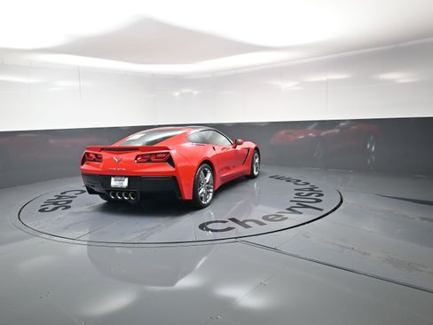 Used 2016 Chevrolet Corvette Stingray Coupe image 9