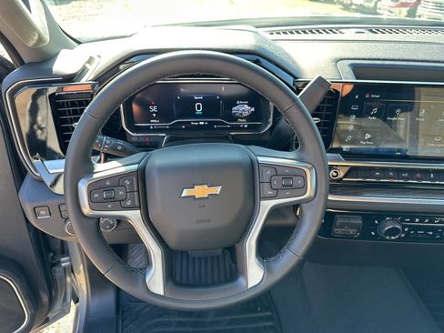 Used 2025 Chevrolet Silverado 1500 LT image 12