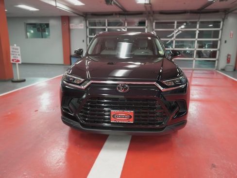 Certified 2024 Toyota Grand Highlander XLE image 7