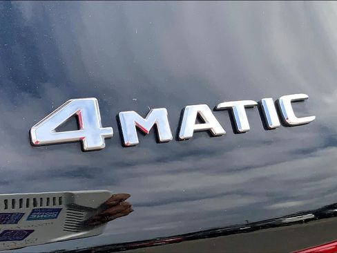 Used 2022 Mercedes-Benz GLC 300 4MATIC image 9