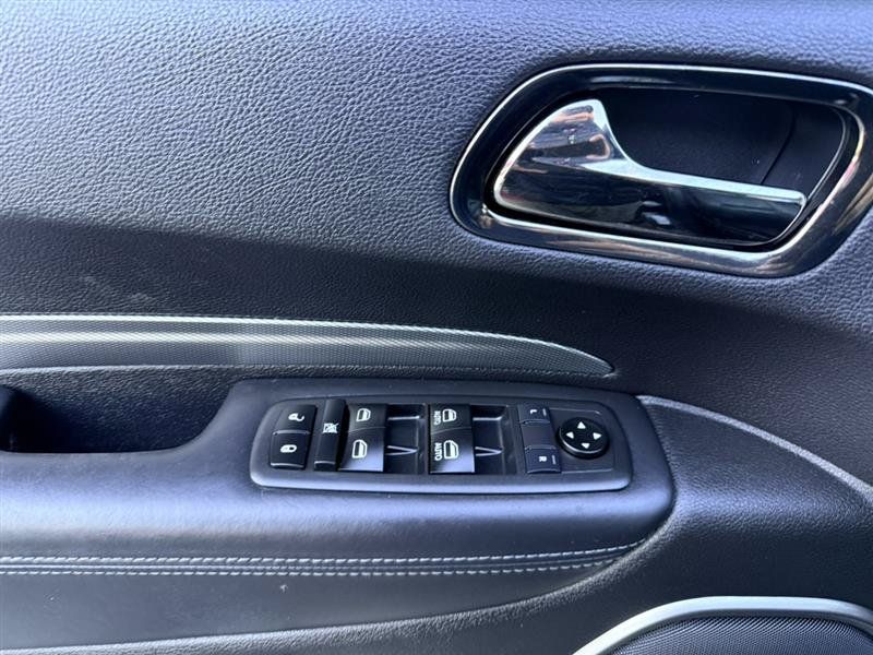 Used 2020 Dodge Durango R/T w/ Technology Group AWD/4WD image 35
