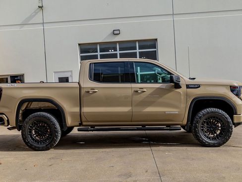 Used 2022 GMC Sierra 1500 Elevation image 11