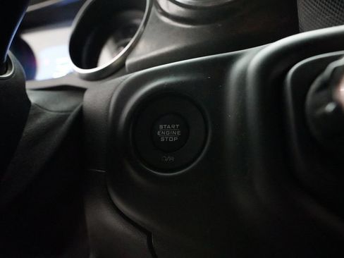 Used 2019 Jeep Wrangler Unlimited Sahara AWD/4WD image 30