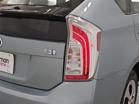 Used 2015 Toyota Prius Two image 33