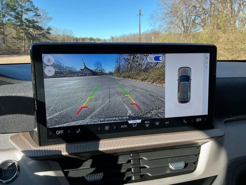 Used 2025 Ford Explorer Active image 19