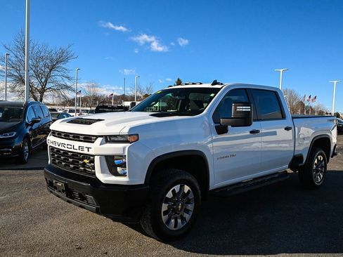 Used 2022 Chevrolet Silverado 2500 Custom w/ Custom Value Package image 9