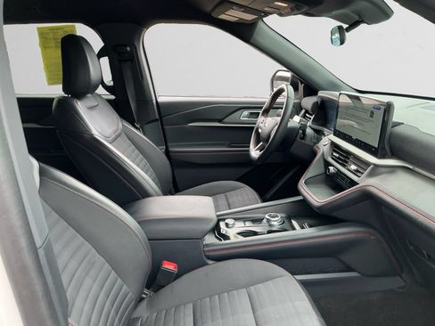 Used 2025 Ford Explorer ST-Line AWD/4WD image 15