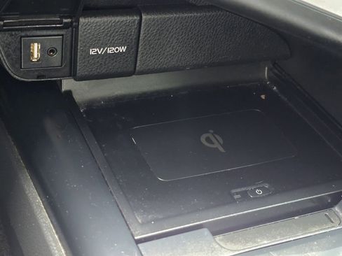 Used 2019 Toyota Camry SE w/ Audio Package image 9