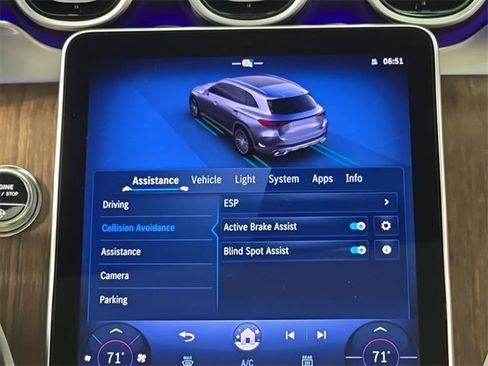 Used 2025 Mercedes-Benz GLC 300 4MATIC image 20